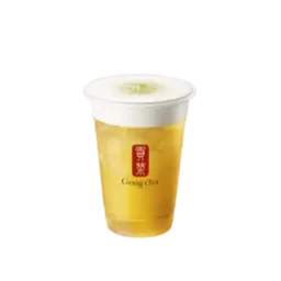 شاهي أخضر مع رغوة الحليب بارد